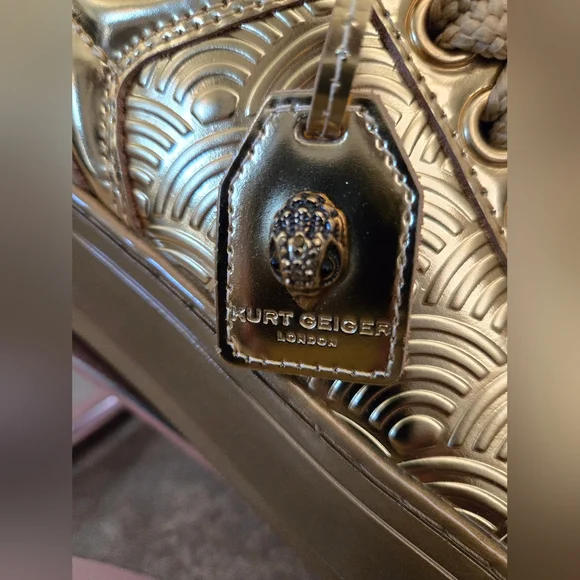 Kurt Geiger London Southbank Tag Platform Sneakers in metallic gold.  Size 37 - Picture 2 of 12